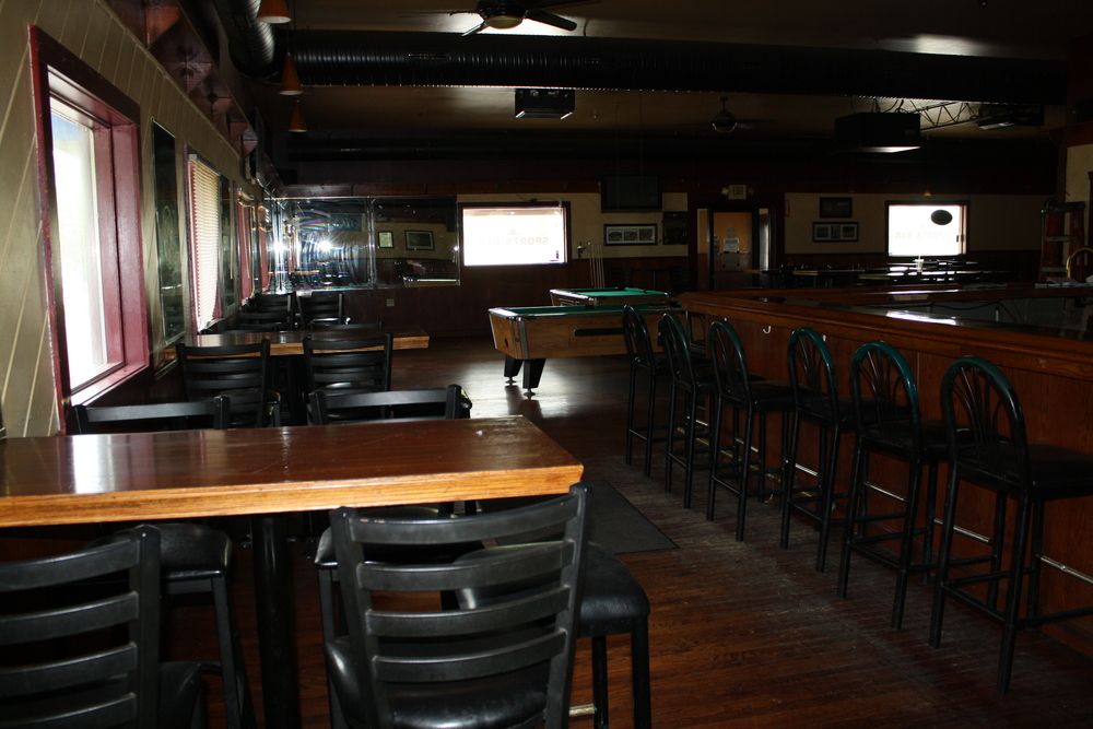 Stadium Sports Bar: 1468 Joliet St., Dyer, IN 46311